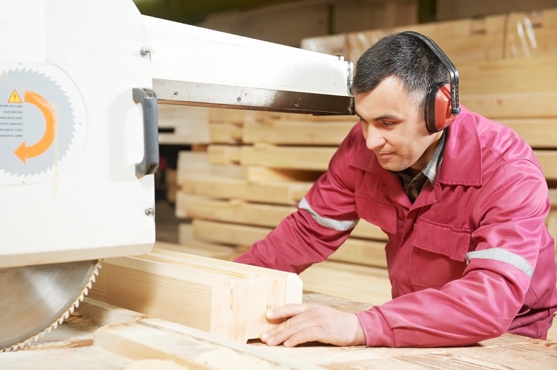 Sawing Machine Setters, Operators, and Tenders, Wood